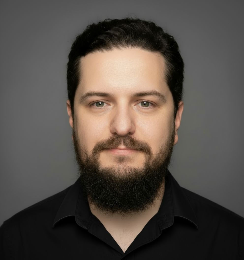 Retrato de Cesar Schneider, arquiteto de soluções de inteligência artificial